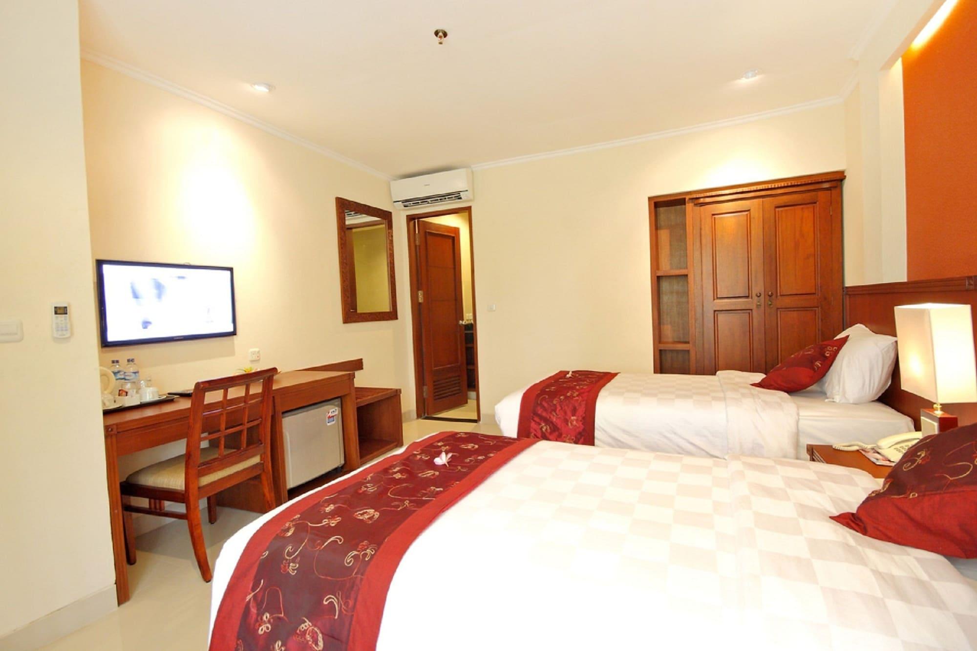 Restu Bali Hotel Legian Exterior foto