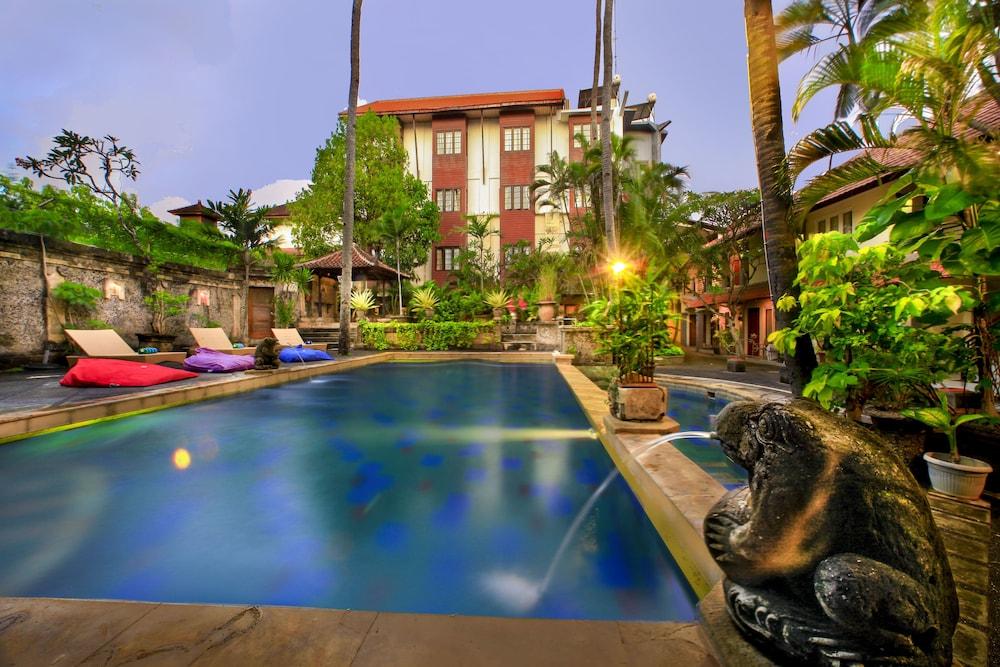 Restu Bali Hotel Legian Exterior foto