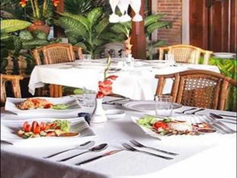 Restu Bali Hotel Legian Exterior foto
