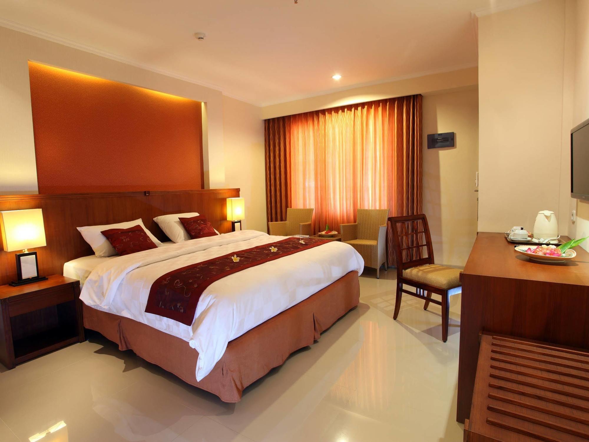 Restu Bali Hotel Legian Exterior foto
