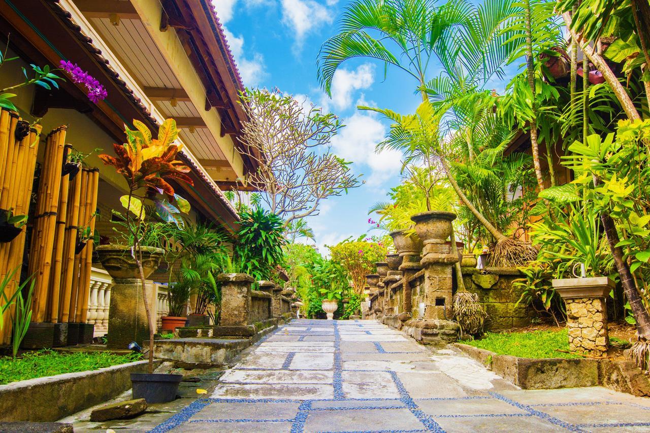Restu Bali Hotel Legian Exterior foto